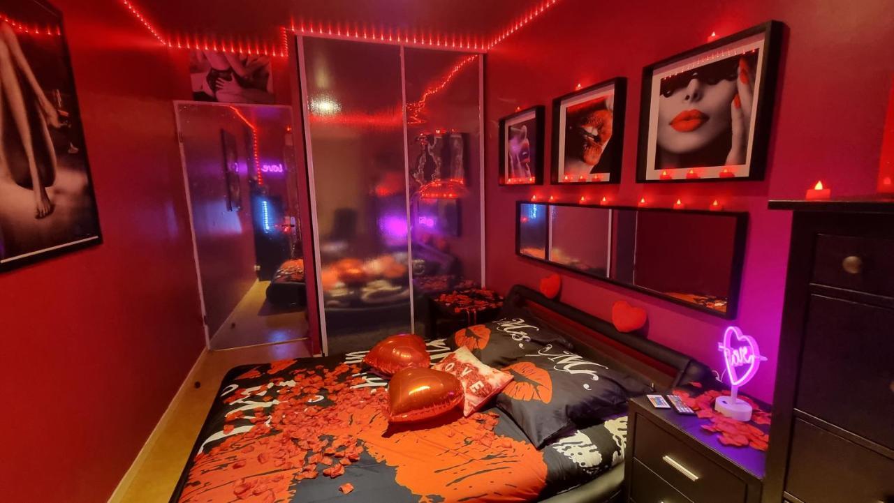 Love Room Sexy Love Cosy Lib Proche Centre Gare A Pied Aulnay-sous-Bois Exteriér fotografie