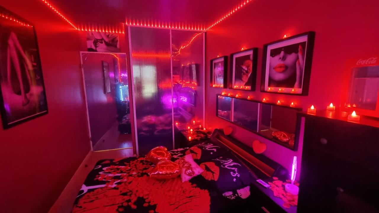 Love Room Sexy Love Cosy Lib Proche Centre Gare A Pied Aulnay-sous-Bois Exteriér fotografie